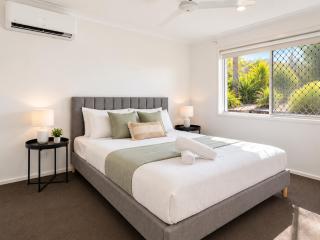 The Dennis Court - Private Tennis Court & Pool - Springwood - 6