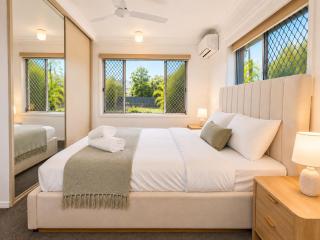 The Dennis Court - Private Tennis Court & Pool - Springwood - 5