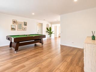 The Dennis Court - Private Tennis Court & Pool - Springwood - 3