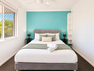 The Dennis Court - Private Tennis Court & Pool - Springwood - 2