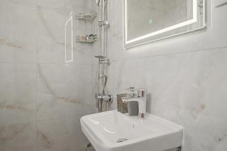 Vasilis Guesthouse by the Airport - 4