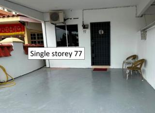 Senai three storey landed 14pax 5BR near airport - 6