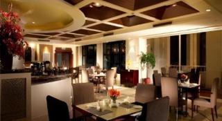 New Century Pujiang Hotel - 8