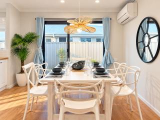 4Bed 2Bath in Capalaba Near Manly Habour, Shops & More - Capalaba - 4