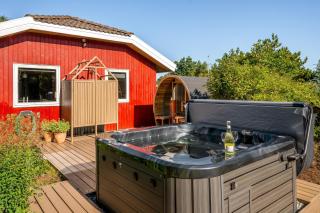Newly Renovated Holiday Home With Outdoor Spa And Outdoor Sauna By The Fjord - 9