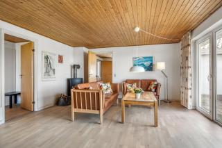 Cozy Holiday Home With Sea View, Sauna And Whirlpool In Lidl Strand - 7