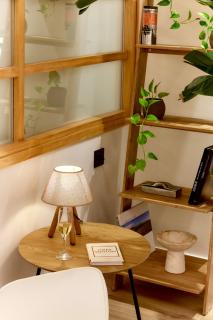Oak and White Architects Loft Marina View - 7