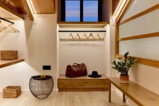 Oak and White Architects Loft Marina View - 5