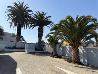 Sea Wind Self Catering Cottages - 1