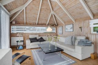 Bright Holiday Home With Access To Shared Activities Such As Swimming Pool, Tennis Court And Ball Fields - 8