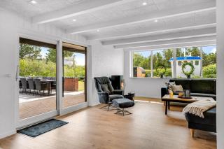 Renovated Holiday Home With Outdoor Hot Tub And Outdoor Sauna In Thorup Strand - 3