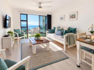 Serendipity - Ocean View Apartment - 9