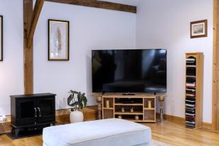 Finest Retreats - Willow Tree Barn - 1