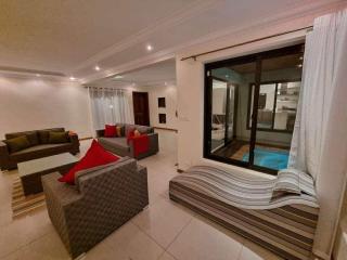 Stylish Private Villa with Pool in Mauritius - 1