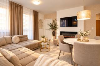 ALURE RESIDENCES 13 & 24h self check-in, fireplace,private parking in front of the apartment building included, new building, green area with meadows and forests - 1