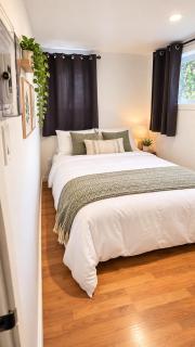 Cute 2 BDR condo - 1