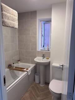 Beautiful 3-Bed House - 6