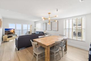 Corner Beach Front Unit - Beach Place #412 - 5
