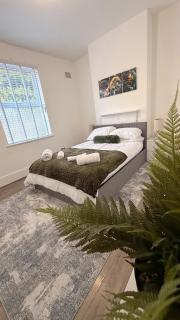 Stylish 2 Bedroom Flat in South London Sleeps 4 - 0