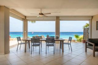 Oceanfront Deluxe Apartment Blue Marlin at Den Laman - 9