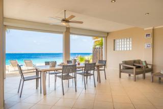 Oceanfront Deluxe Apartment Blue Marlin at Den Laman - 7