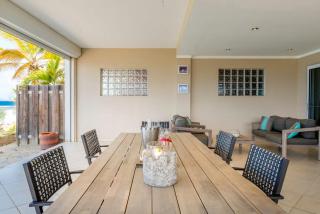 Oceanfront Deluxe Apartment Blue Marlin at Den Laman - 6