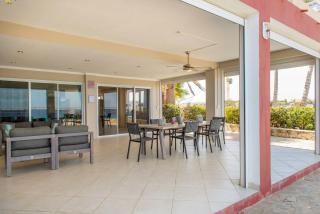 Oceanfront Deluxe Apartment Blue Marlin at Den Laman - 5