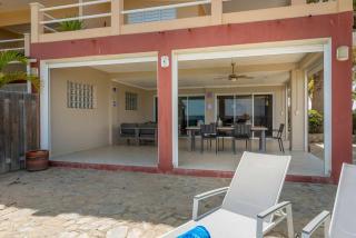 Oceanfront Deluxe Apartment Blue Marlin at Den Laman - 1
