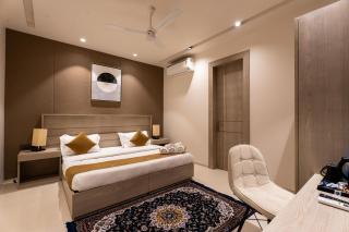 The Lodgers Vertex 1 BHK Service Apartments - 1
