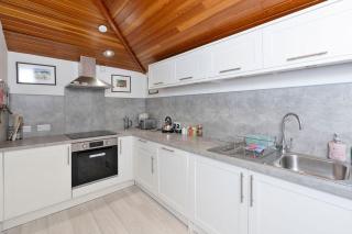 GuestReady - Classic Charm near Holyrood Park - 7