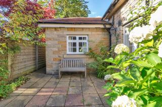 GuestReady - Classic Charm near Holyrood Park - 6