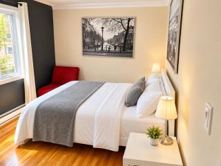 Cozy & spacious 3 BDR condo - 4