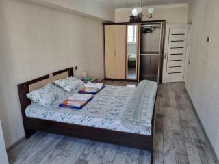 Private Room with Flame Towers View - 9