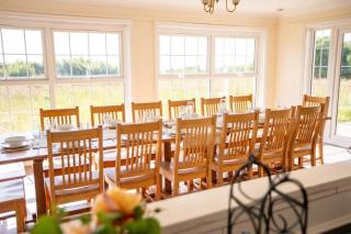 Spacious 6 Bed Holiday Cottage w Sea Views - 2