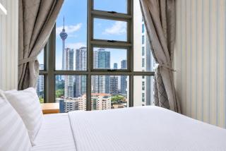 Infinity pool KL Tower View Bukit Bintang Netflix at Robertson - 1