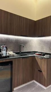 Luxury High-End Downtown Studio - 2