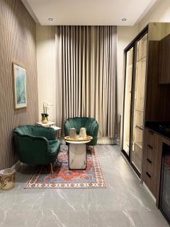 Luxury High-End Downtown Studio - 1