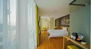 IU Hotels·Guiyang North Station Century City Exhibition Center - 3