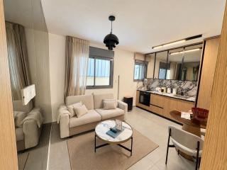 Deluxe 1BR - Dizengoff Location - MAMAD - D80 - 0