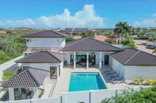 Luxury 4 Bedroom Villa • Private Pool • 5 Min to Palm Beach - Arashi Palm Villa by Bocobay - 3