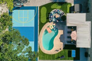 FWB Paradise Sports Court Hot Tub Putt Putt - 6