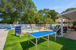 FWB Paradise Sports Court Hot Tub Putt Putt - 2