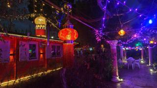 Refugio madera estilo árabe con estatuas, estanques y un pequeño zoo - 8