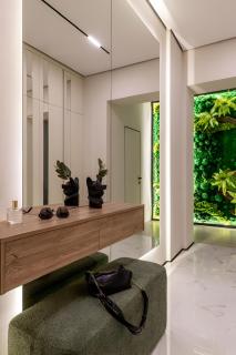 Luxury VIP Central Apartment - 6