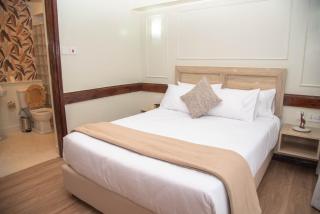 5BR Ensuite Mt Kenya view villa Nyeri with Guest Wing - 5
