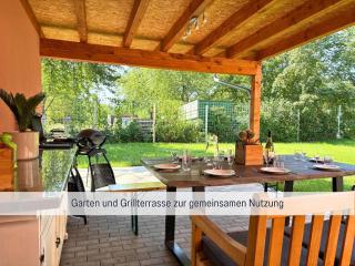 ZusammenZeit Dresden, 2 Apartments, Andalusier 4 Schlafzimmer & Balkon, Lipizzaner 5 Schlafzimmer & Sauna & Dachterrasse, Bus vor der Tür - 3