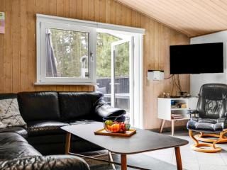 Holiday Home Jul - 900m from the sea by Interhome - 9