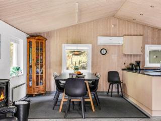 Holiday Home Jul - 900m from the sea by Interhome - 7