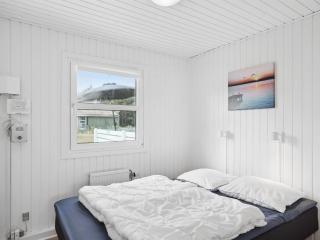 Holiday Home Ingebore - 700m from the sea by Interhome - 1