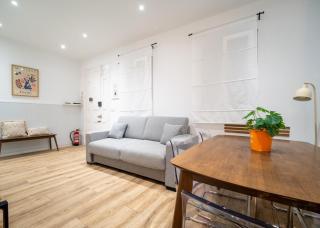 Charming Modern -2Bdrs 1Bath-Retiro - 2